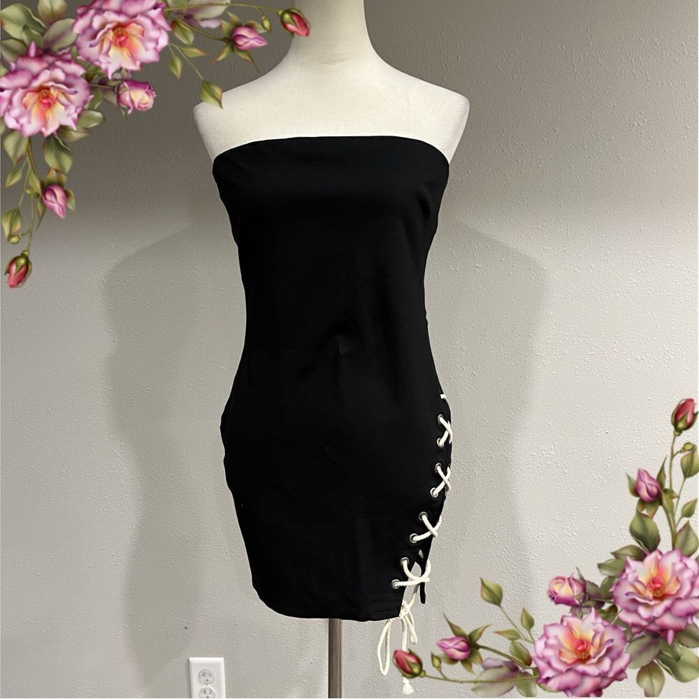 Fashion Nova tube black lace up dress size Small